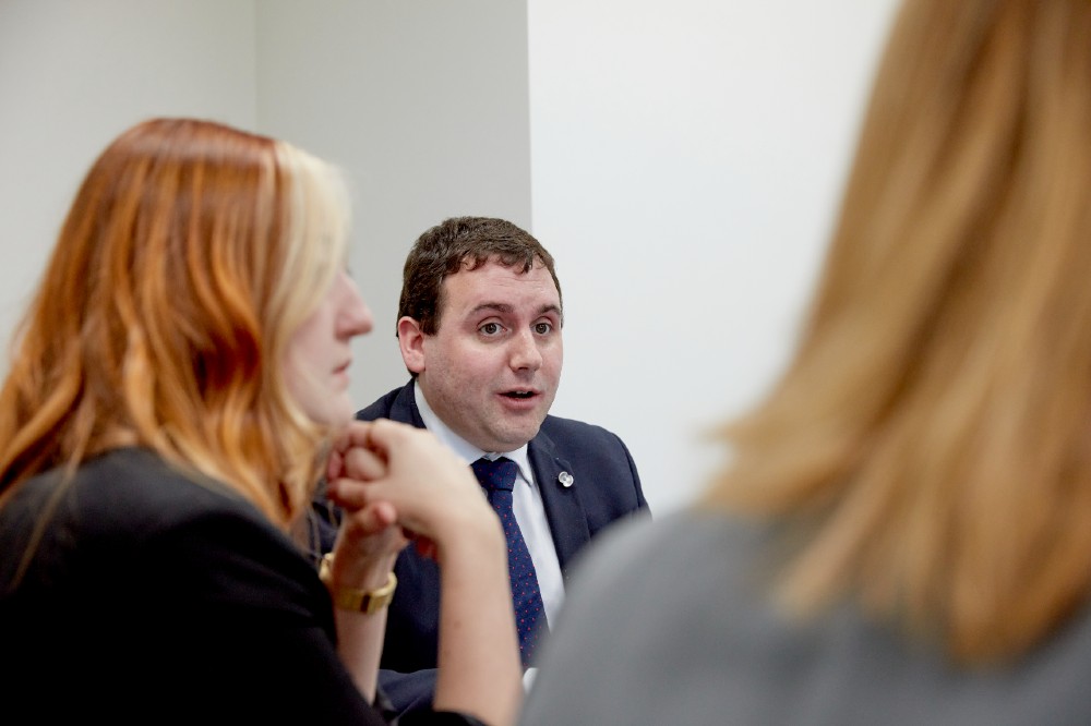 crime-lawyers-meeting